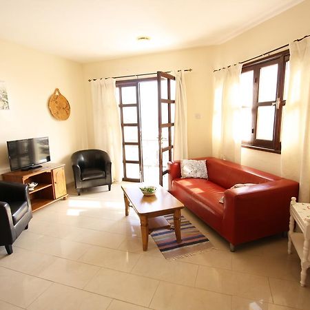 Sea View Apartments Писсури Экстерьер фото