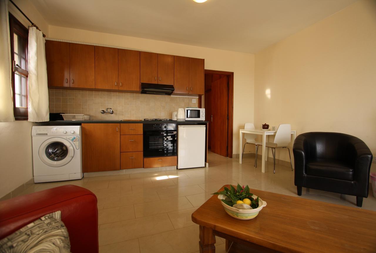 Sea View Apartments Писсури Экстерьер фото