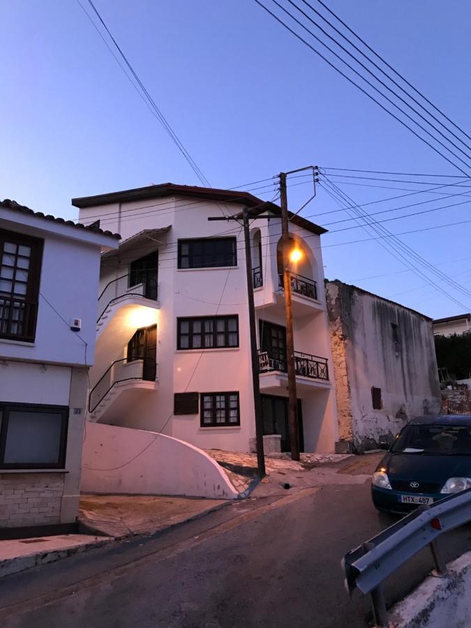 Sea View Apartments Писсури Экстерьер фото